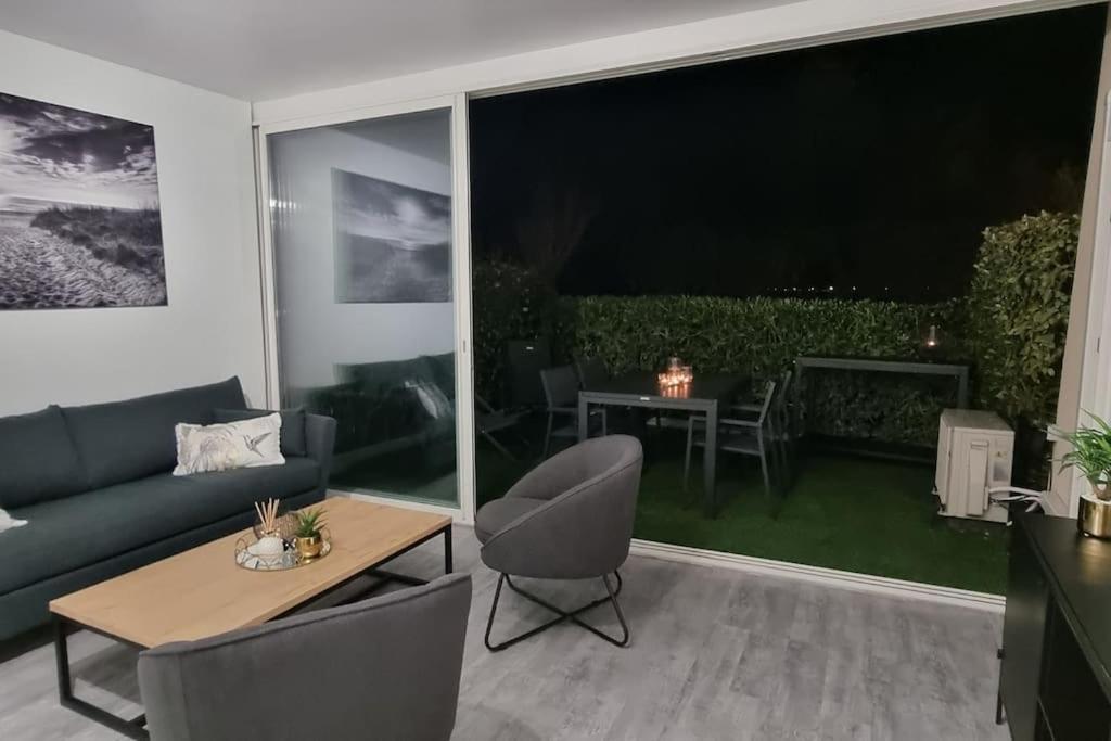 Le Neuburg Sur La Plage Vue Mer Climatisation Piscine Parking Sète Kültér fotó